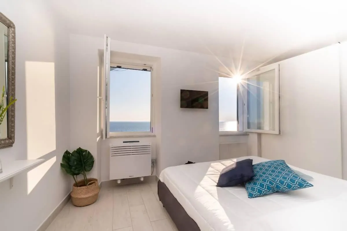 Lucy Solutions Hotel Riomaggiore
