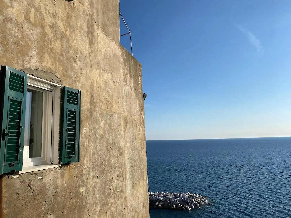 Lucy Solutions Hotel Riomaggiore Guest house