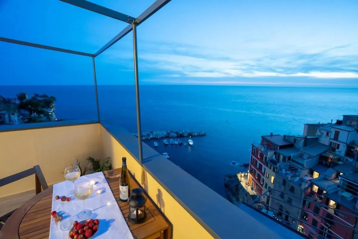 Lucy Solutions Hotel Riomaggiore Guest house