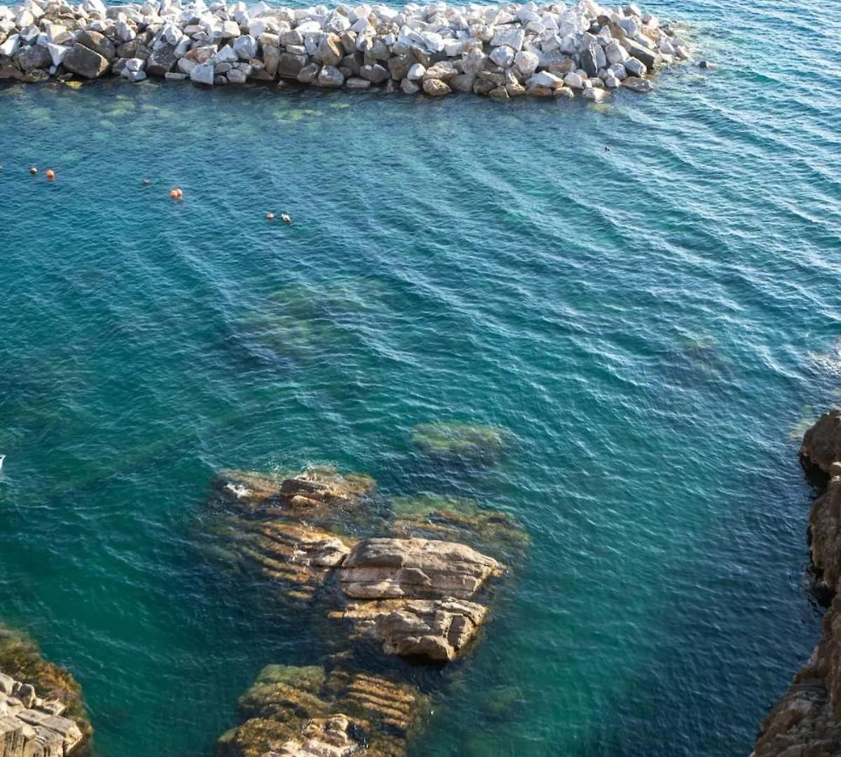 Lucy Solutions Hotel Riomaggiore Guest house