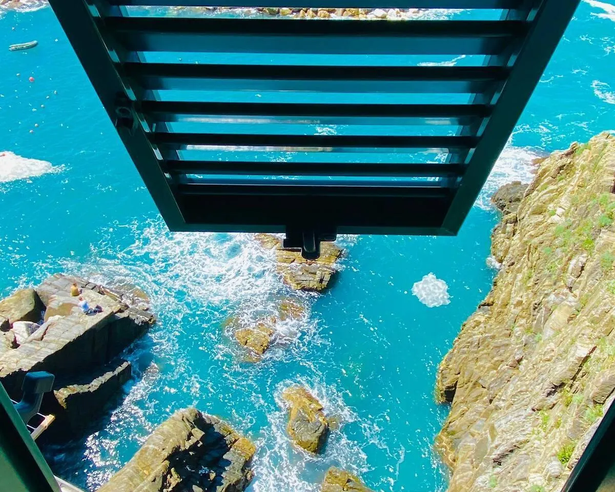 Lucy Solutions Hotel Riomaggiore Italy